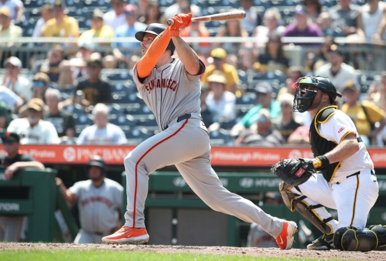 MLB News: Giants score two in the ninth to surge past Pirates