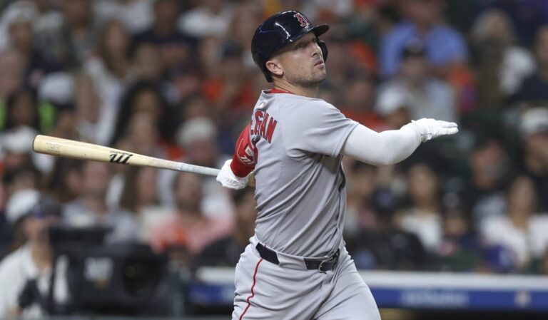 MLB News: Red Sox pull away late in blowout win over Astros