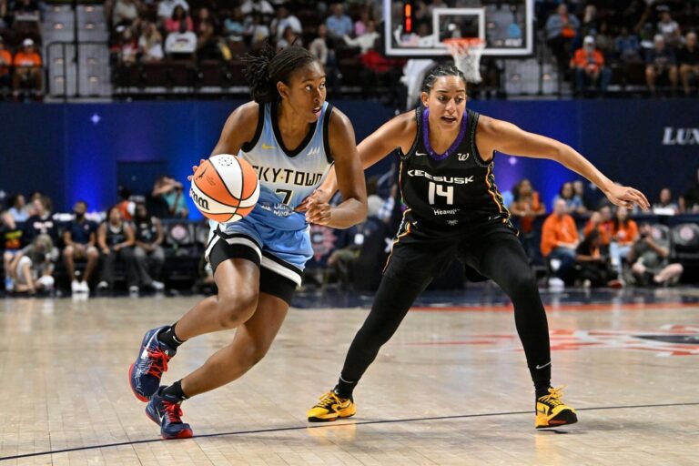 Time running out on skidding Sky as Valkyries come to Chicago