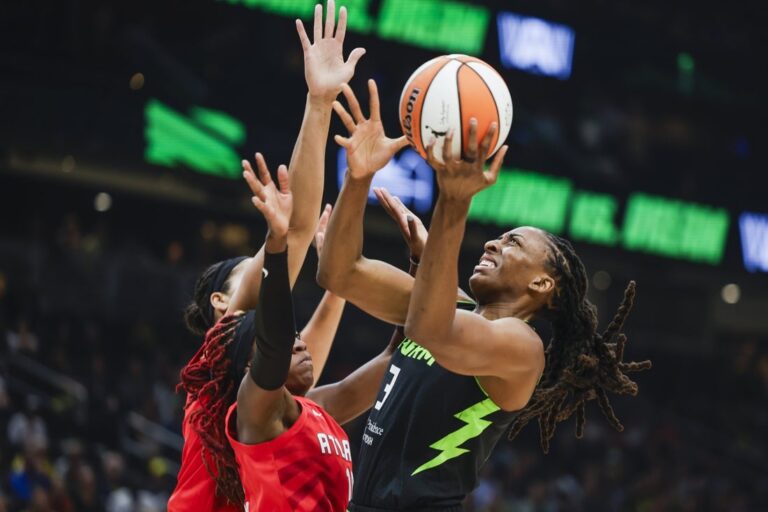 Rhyne Howard, streaking Dream top sliding Storm