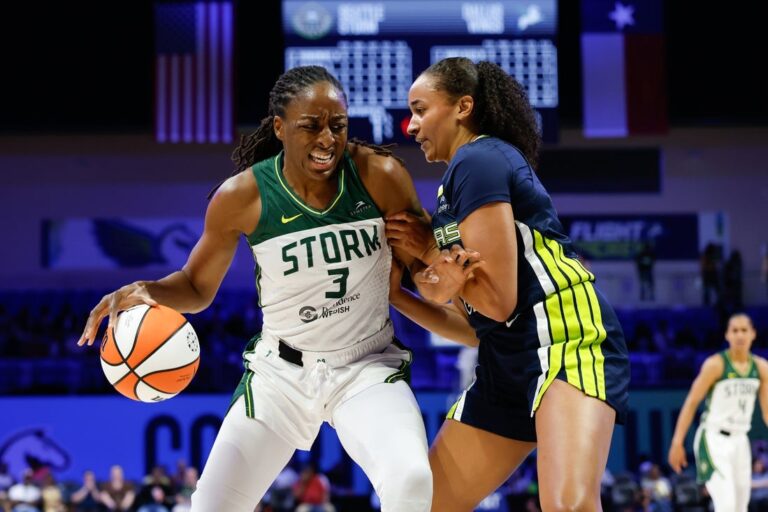 Storm try for first four-game win streak of season, visit Fever