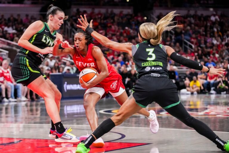 Lynx look to sweep two-game set over Fever