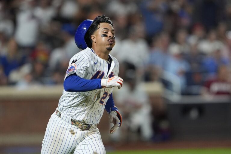 MLB News: Mark Vientos, Luis Torrens lead Mets to rout of Phillies