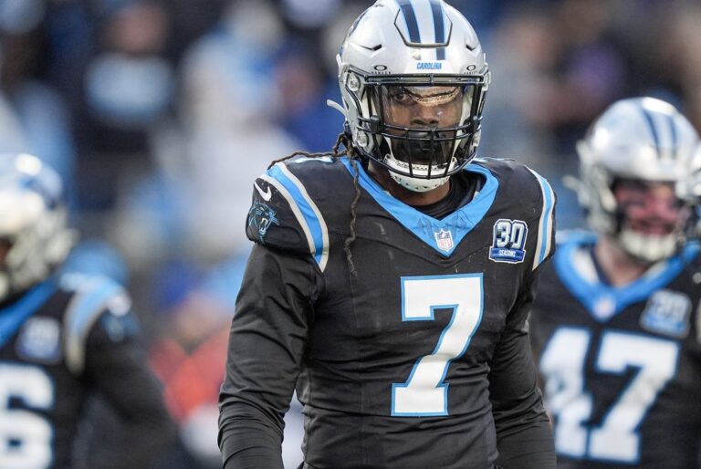 NFL News: Jerry Jones: Cowboys sign 3-time Pro Bowl DE Jadeveon Clowney