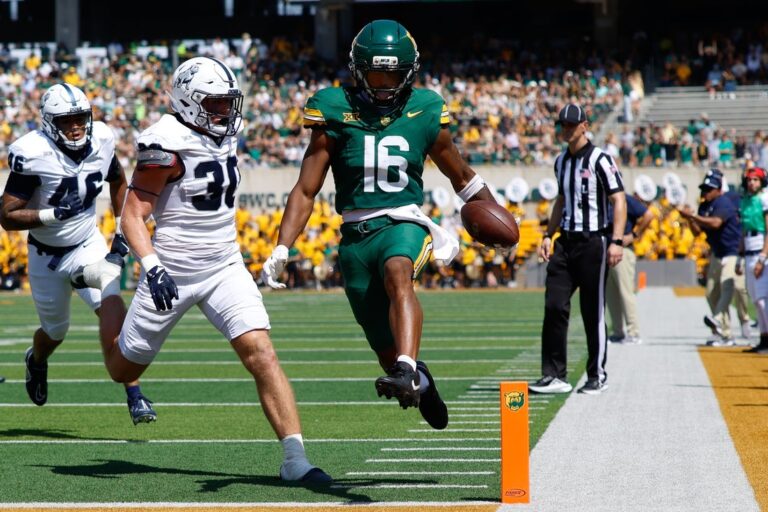 NCAAF News: Baylor uses big first half to put away Samford
