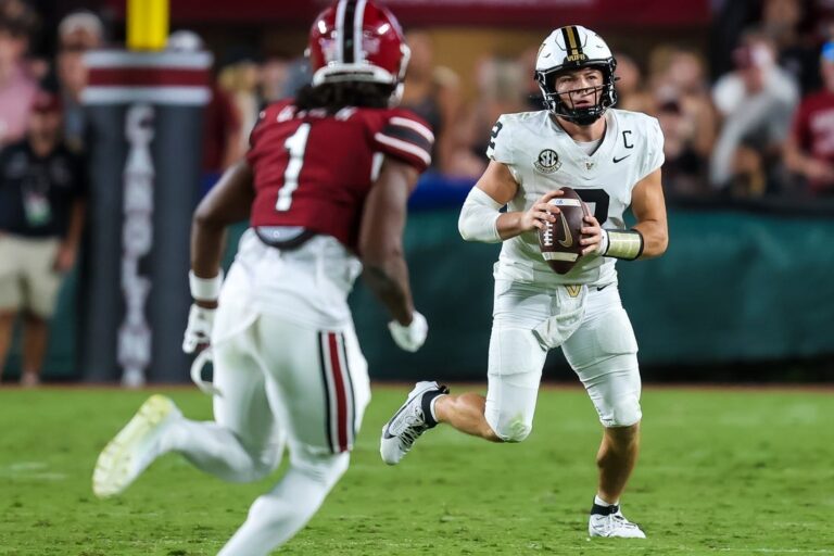 NCAAF News: No. 11 South Carolina’s QB hurt in upset loss to Vandy