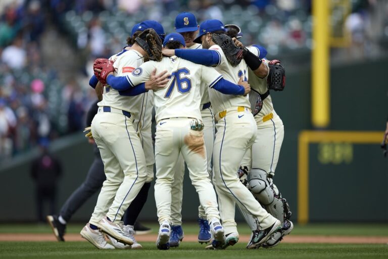 MLB News: Mariners shoot for 10th straight win against limping Royals