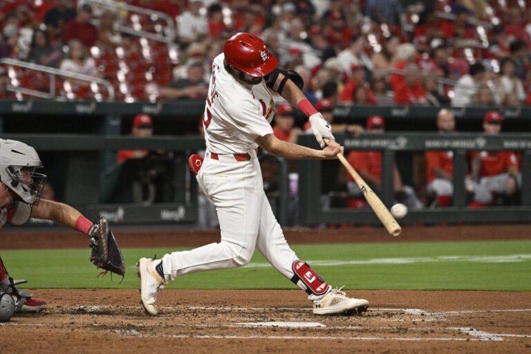 MLB News: Reds, Cardinals running out of chances in wild-card race