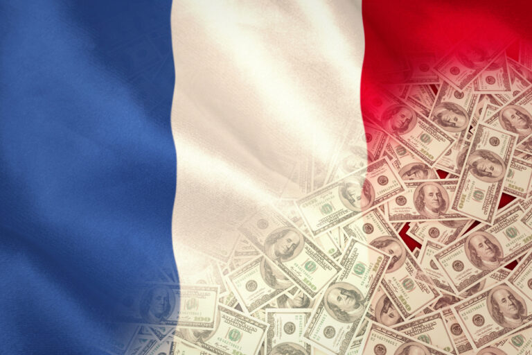 Fitch Downgrades France’s Sovereign Credit Rating: CWEB Business Analyzes the Implications for the Eurozone’s Second-Largest Economy