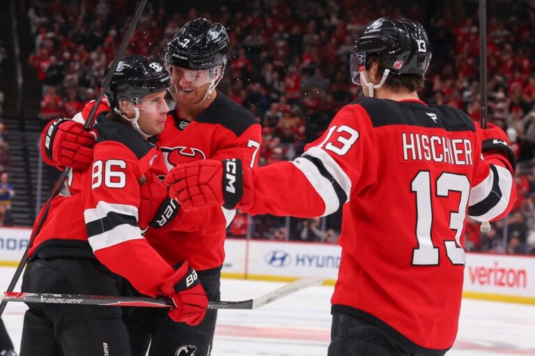 NHL News: NHL roundup: Devils down Sharks for 7th straight win