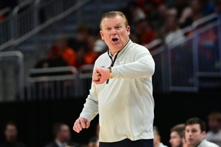 No. 17 Illinois flexed rebounding muscle in opener; FGCU up next