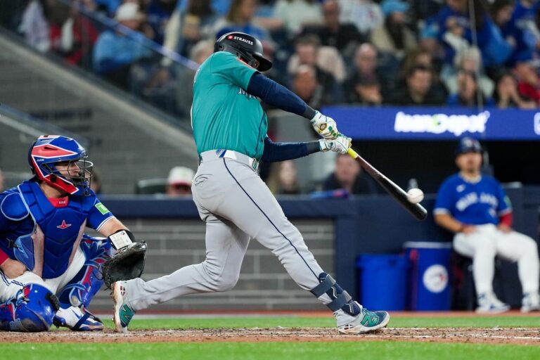 MLB News: Mariners postseason star Jorge Polanco declines player option