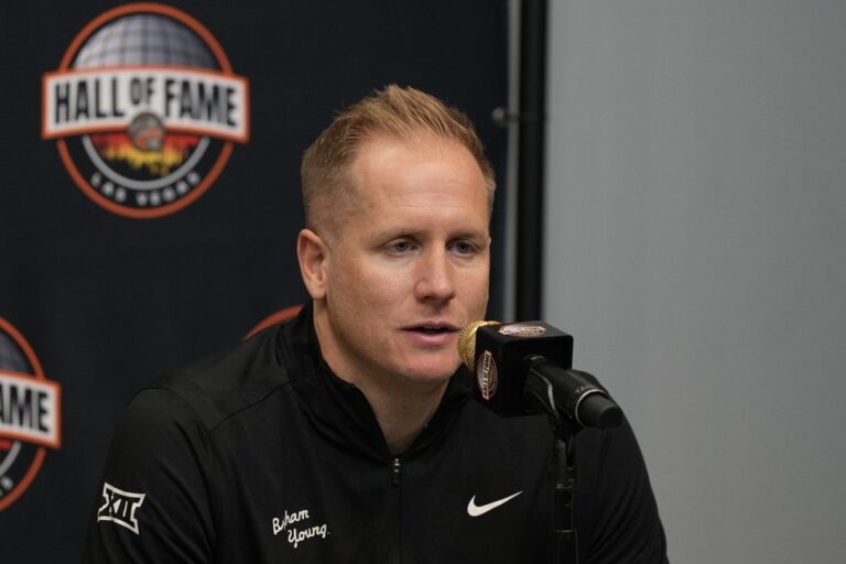 No. 8 BYU goes lights-out within the arc, dismantles Holy Cross