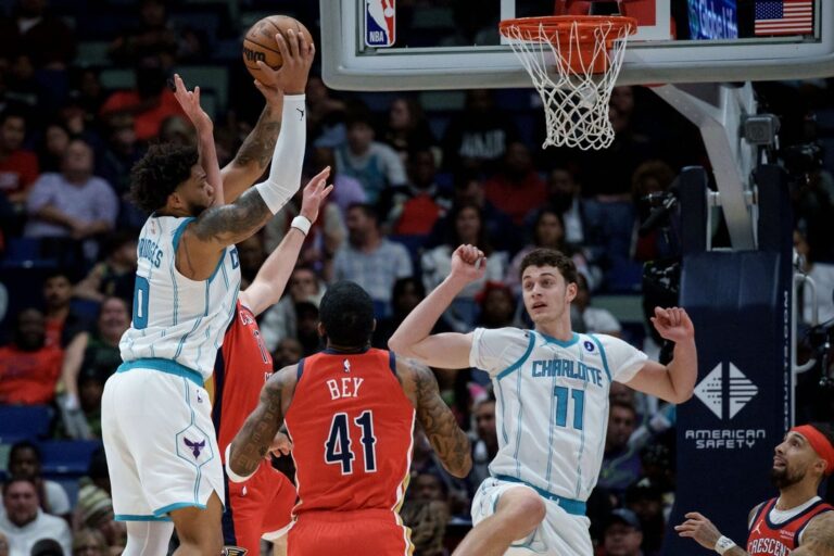 Late surge vs. Hornets gives Pelicans first win of season
