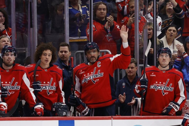 NHL News: Capitals celebrate Alex Ovechkin’s 900th goal in blowout of Blues