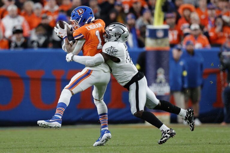 NFL News: Broncos defense shuts down Raiders, Denver wins despite offensive woes