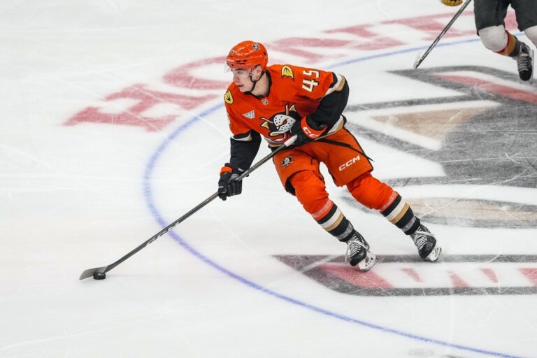 NHL News: Ducks counting on rookie Beckett Sennecke as they host Canucks