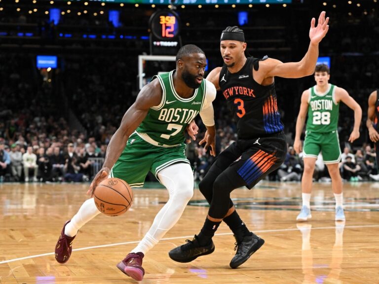 Jaylen Brown fires in 42 points as Celtics topple Knicks