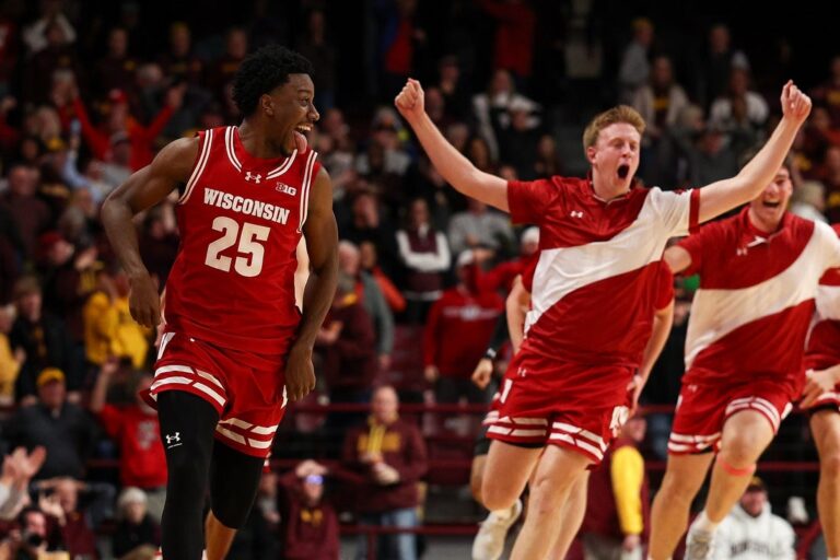 John Blackwell’s buzzer-beater lifts Wisconsin over Minnesota