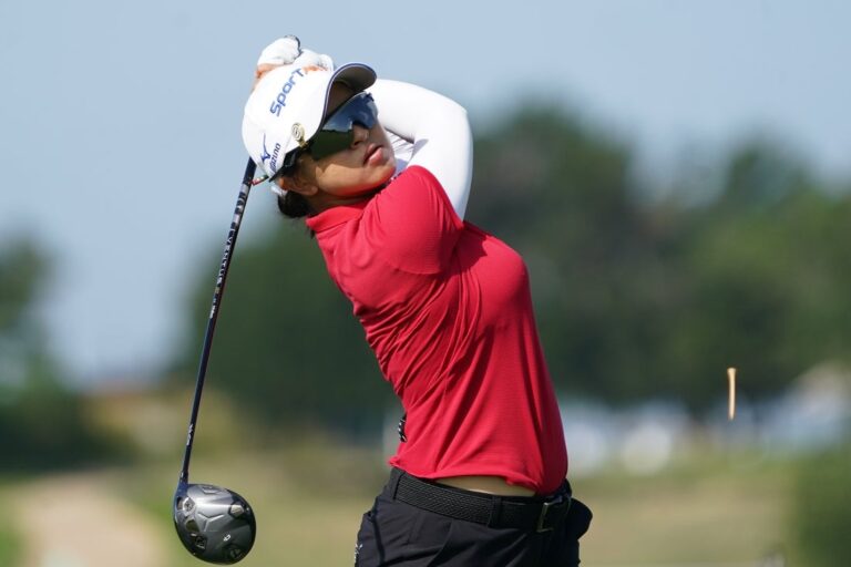 LPGA News: Sei Young Kim grabs lead at midpoint of LA Championship