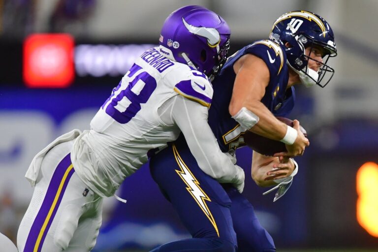 NFL News: Jonathan Greenard, dealt from Vikings to Eagles, gets $100M extension
