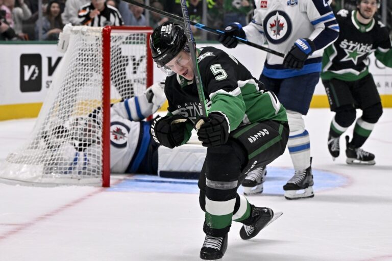 NHL News: Stars D Nils Lundkvist signs 2-year, $3.5M extension