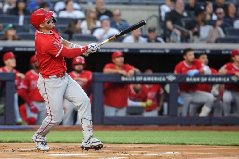 MLB News: Angels hit 5 HRs — including 3 straight — to pound Yanks