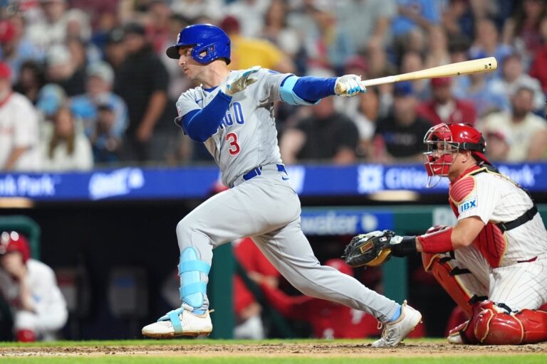 MLB News: Cubs unleash 15-hit attack, even series with Phillies