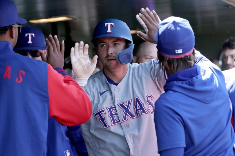 MLB News: Rangers ride momentum of late rally into opener vs. Mariners