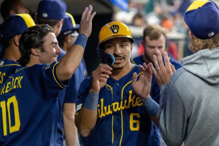 MLB News: Fresh off offensive outburst, Brewers bid for series win vs. Tigers