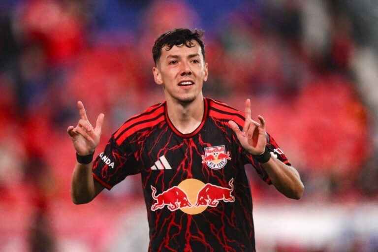 MLS News: D.C. United end scoring drought, earn 4-4 draw with Red Bulls