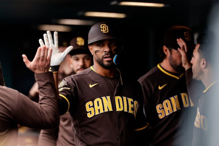 MLB News: Padres score 5 in ninth to rally past Rockies