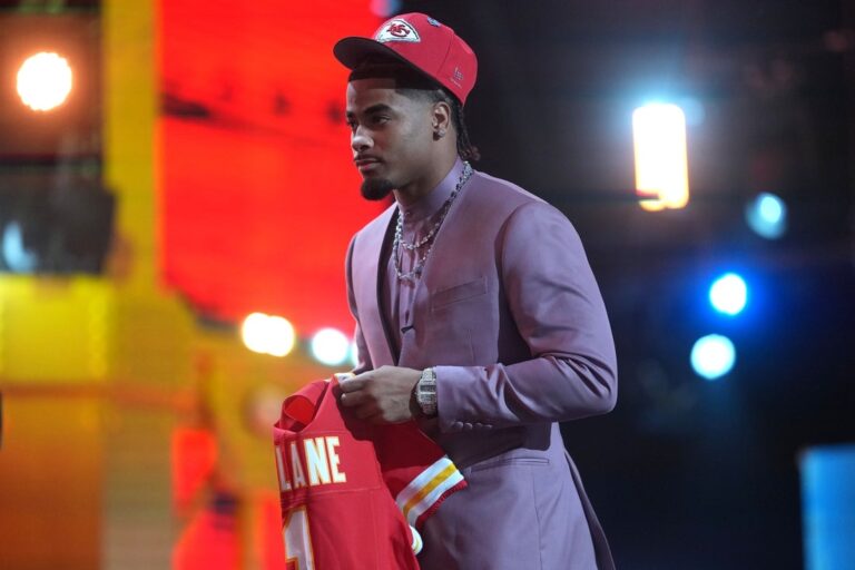 NFL News: Trade tracker: Chiefs move up to take CB Mansoor Delane No. 6