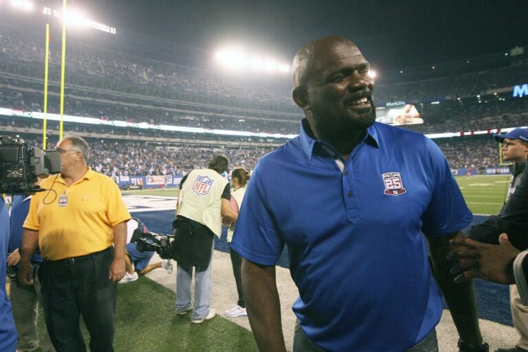 NFL News: Giants great Lawrence Taylor hospitalized with ‘abdominal issues’