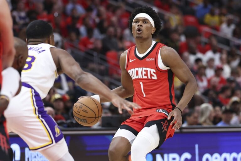 Rockets start strong, don’t let up to beat Lakers, stay alive in series