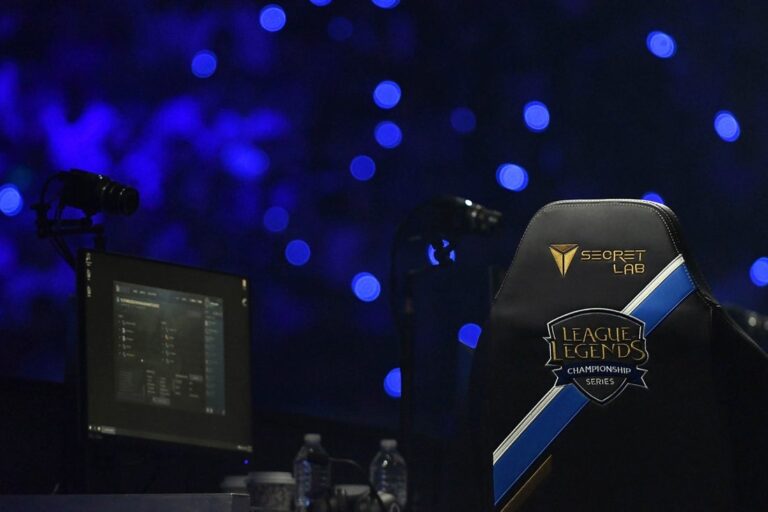 LOL News: LYON, FlyQuest keep pressure on top sides at LCS Spring