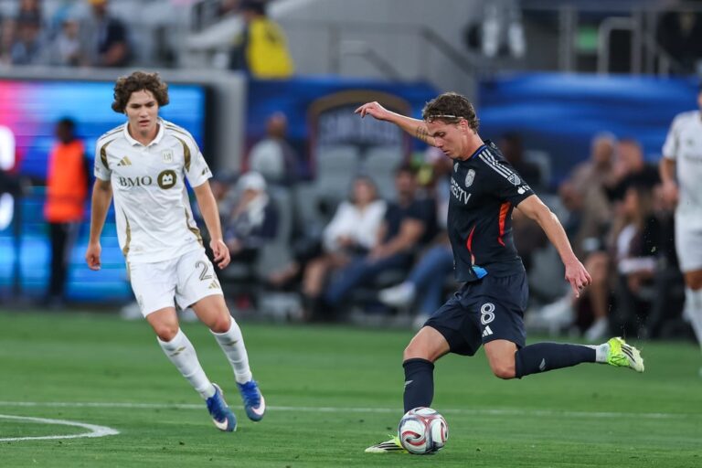 MLS News: Down 2-0, LAFC score twice late in draw vs. San Diego